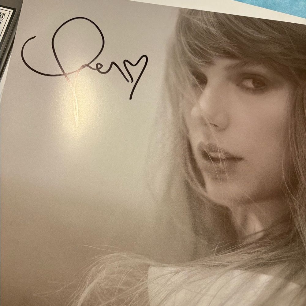Taylor Swift TTPD Tortured Poets Department Vinyl Signed Insert with heart